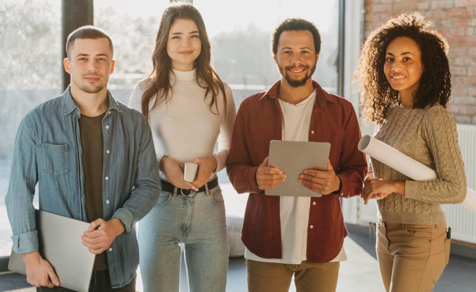 Équipe pédagogique parveqinola lors d'une session de formation en finances